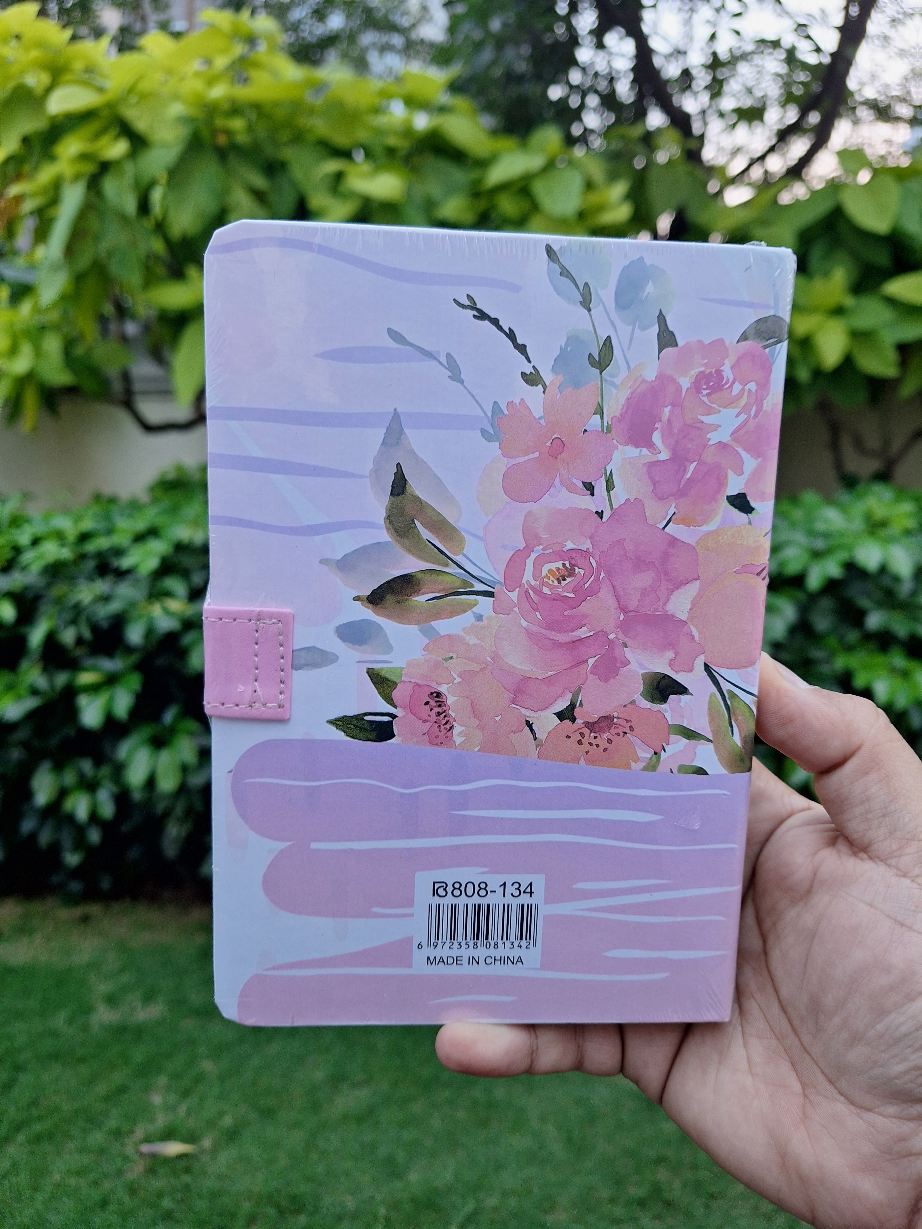 Notebook with magnetic lock (assorted)