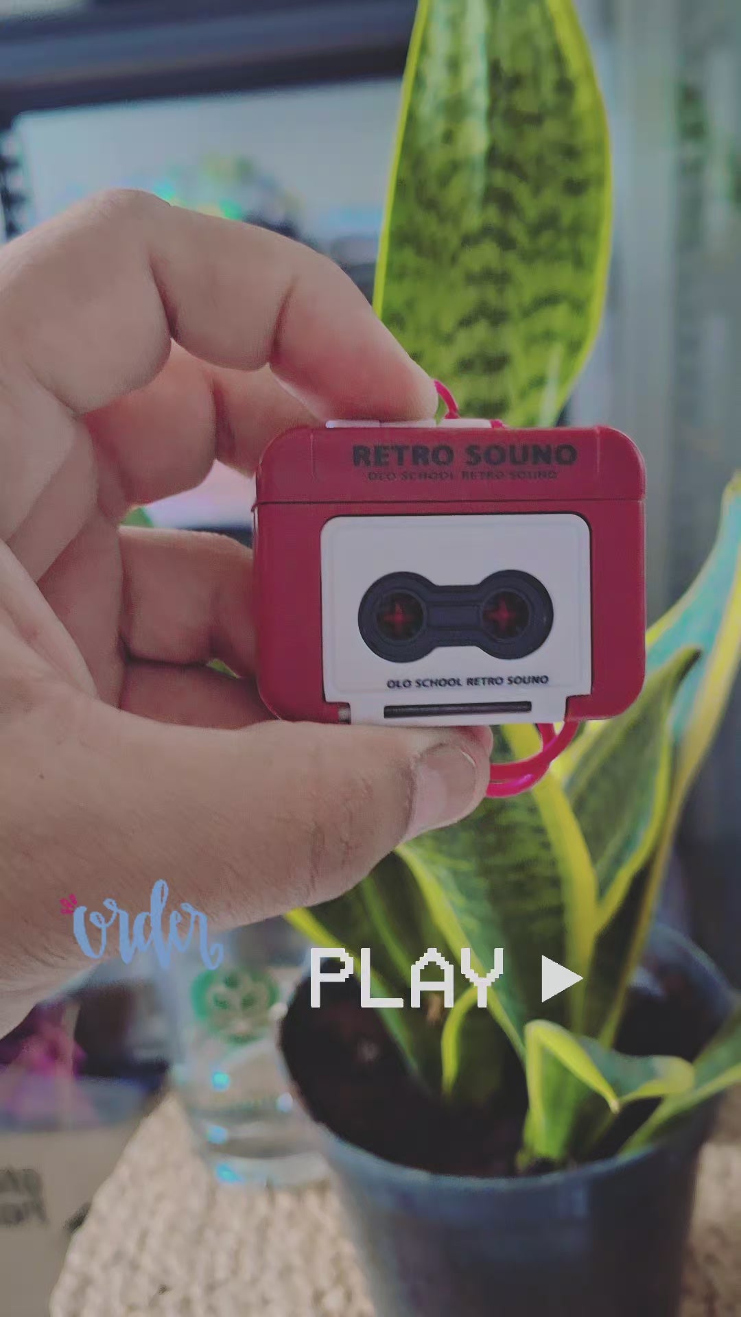 Retro voice recording keychain